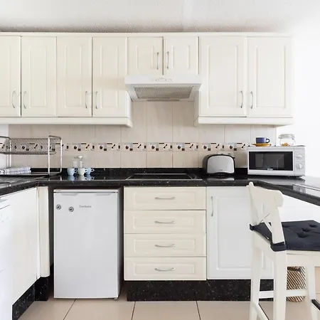 Home2book Americas & Pool Апартаменты